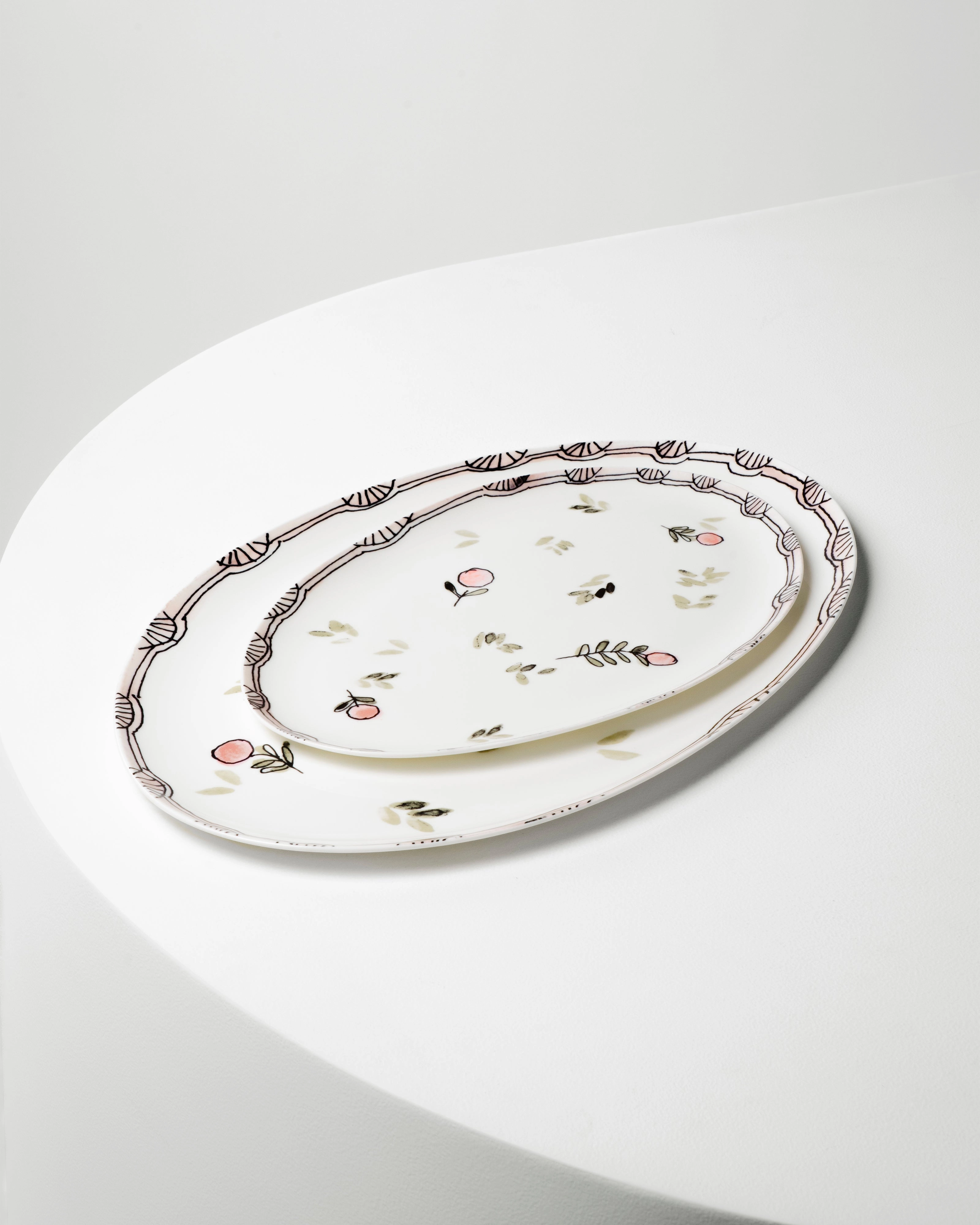 Oval plate 2 L Mirtillo nude Midnight Flowers