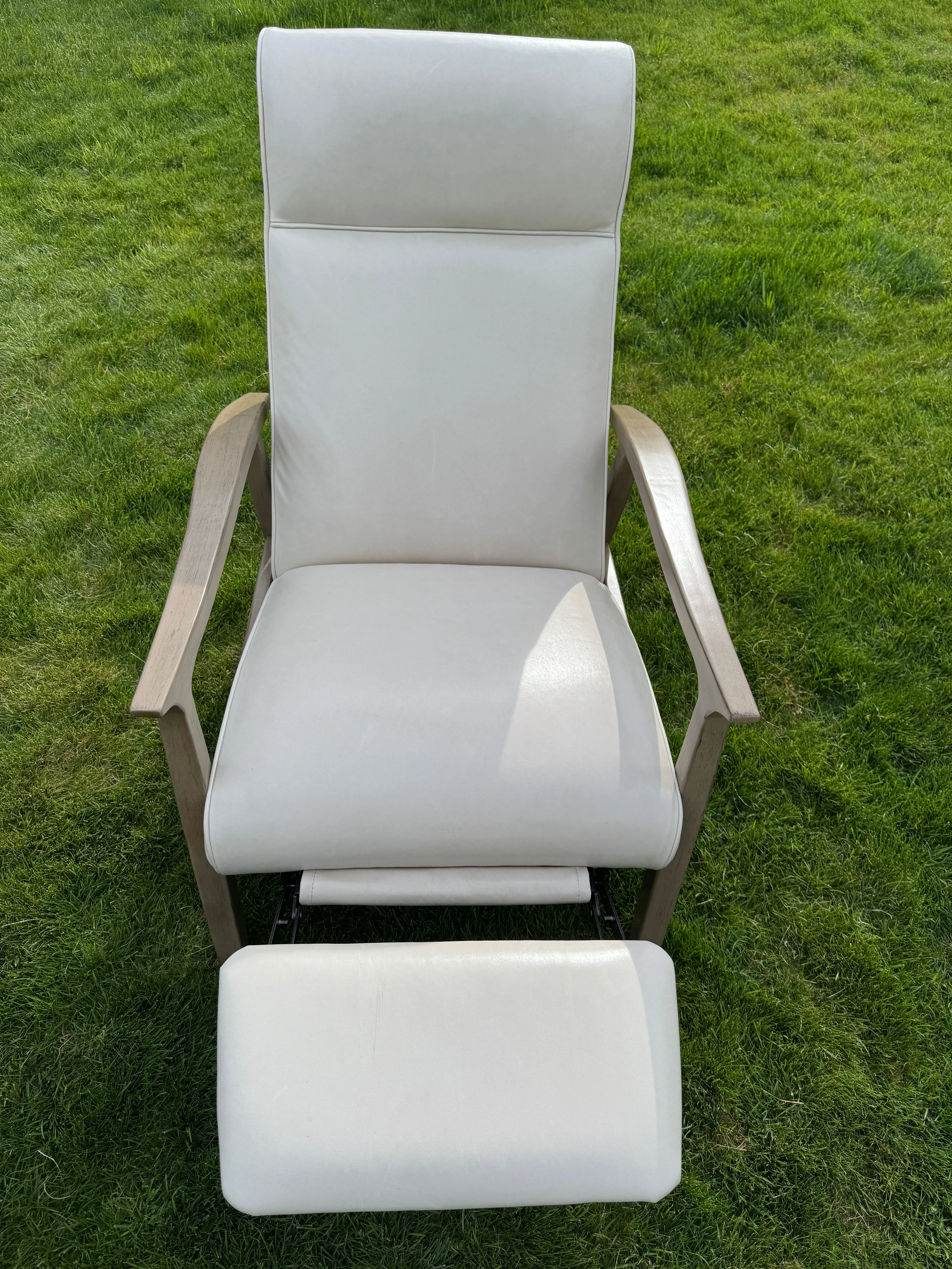 Panhandle Retro Leather Recliner
