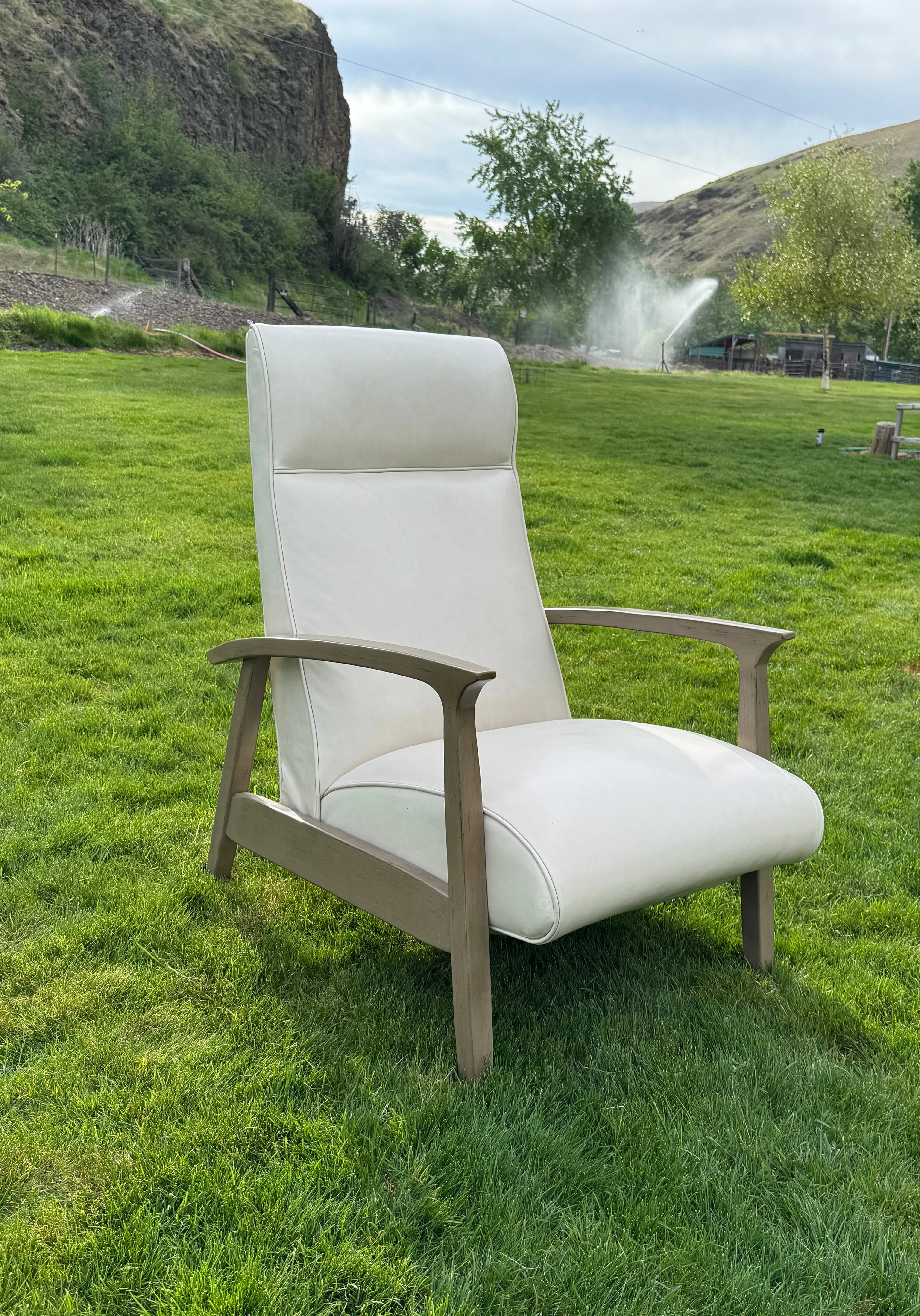 Panhandle Retro Leather Recliner