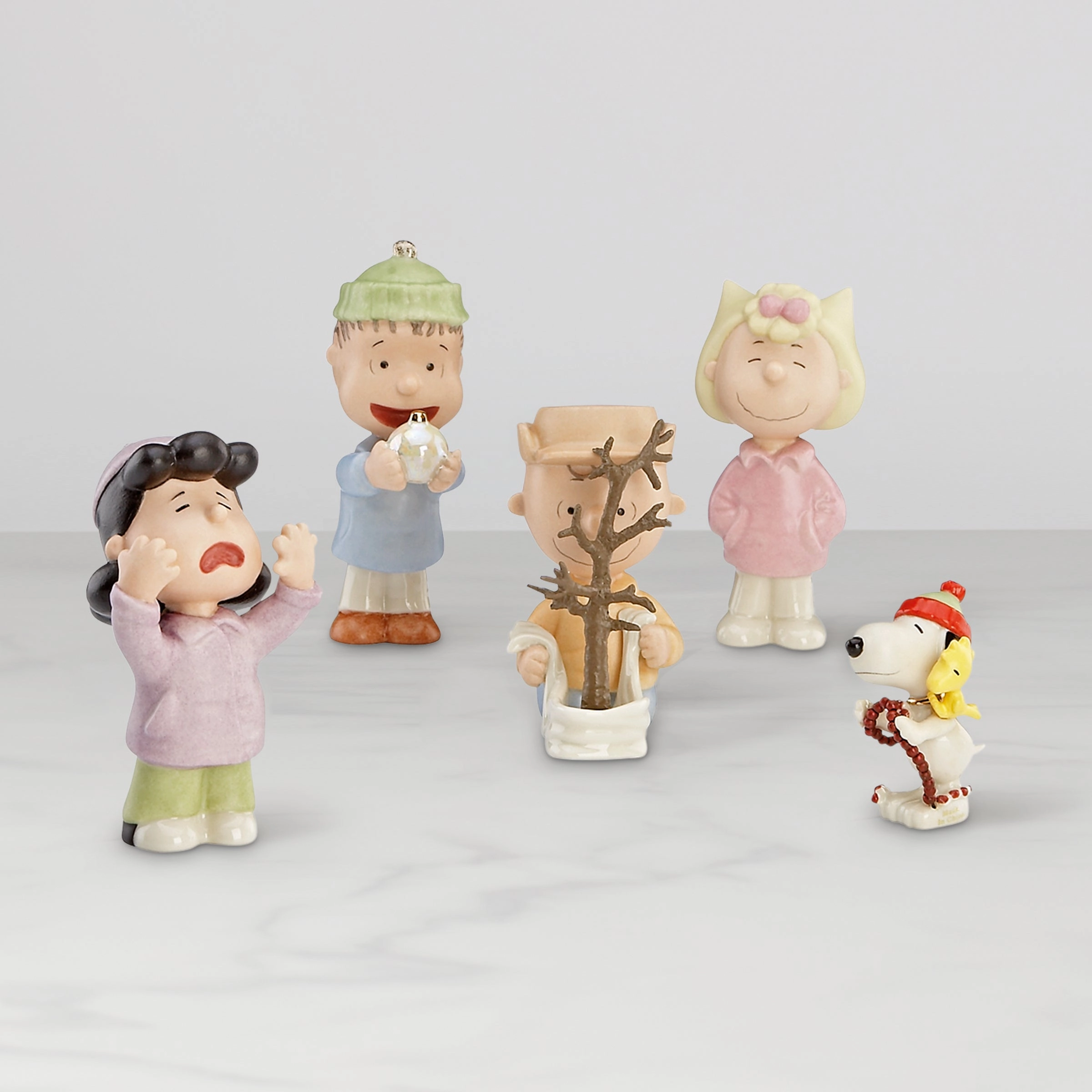 Peanuts 5-Piece "A Charlie Brown Christmas" Figurine Set