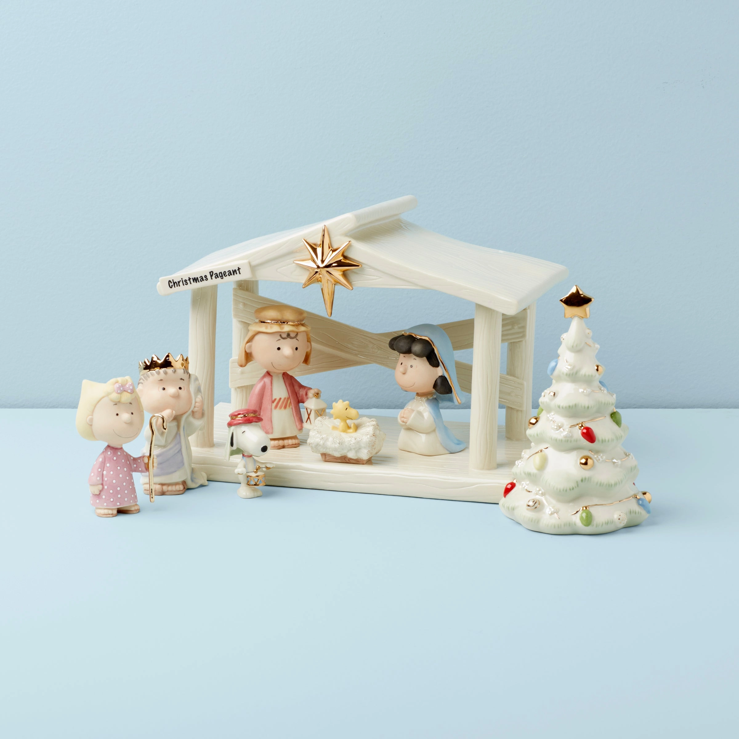 Peanuts 8-Piece Christmas Pageant & Creche Set