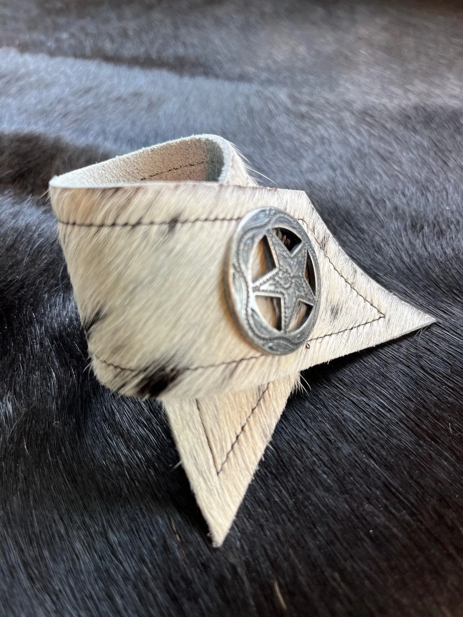 Peppered Cowhide w/ Star Concho Napkin Rings