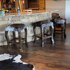 Peppered Cowhide Bar Stools glassware set, wine glass