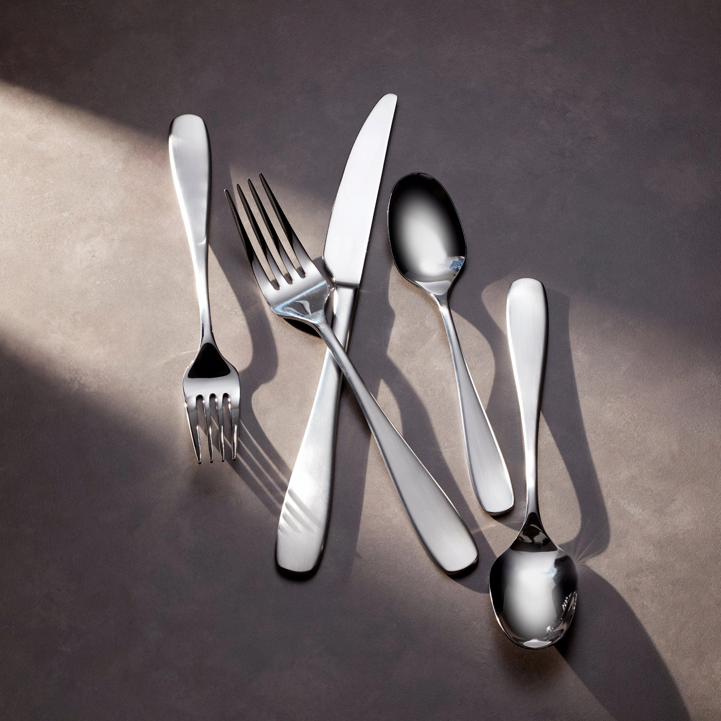 Peyton 42 Piece Flatware Set