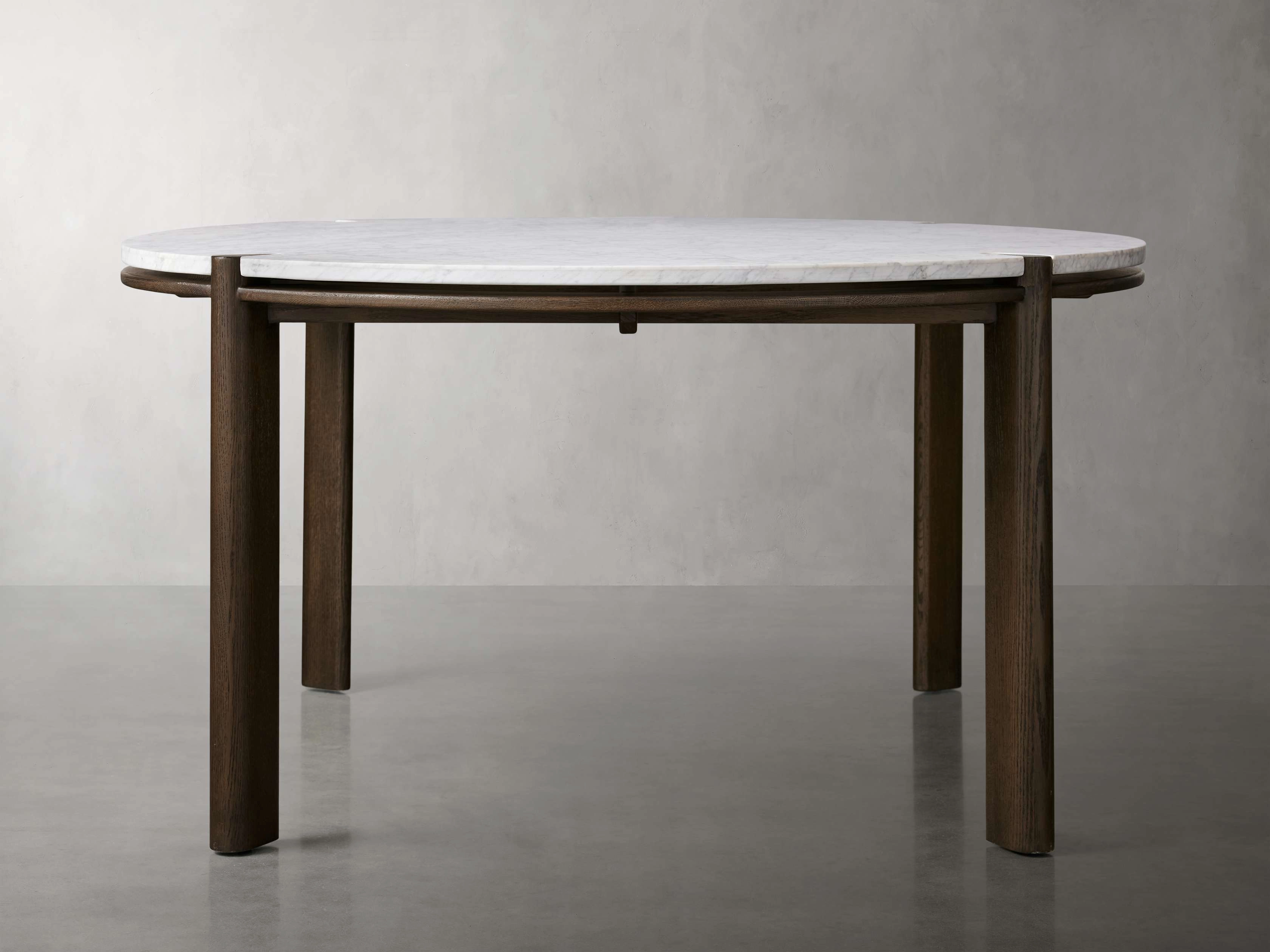 Pyet Round Dining Table