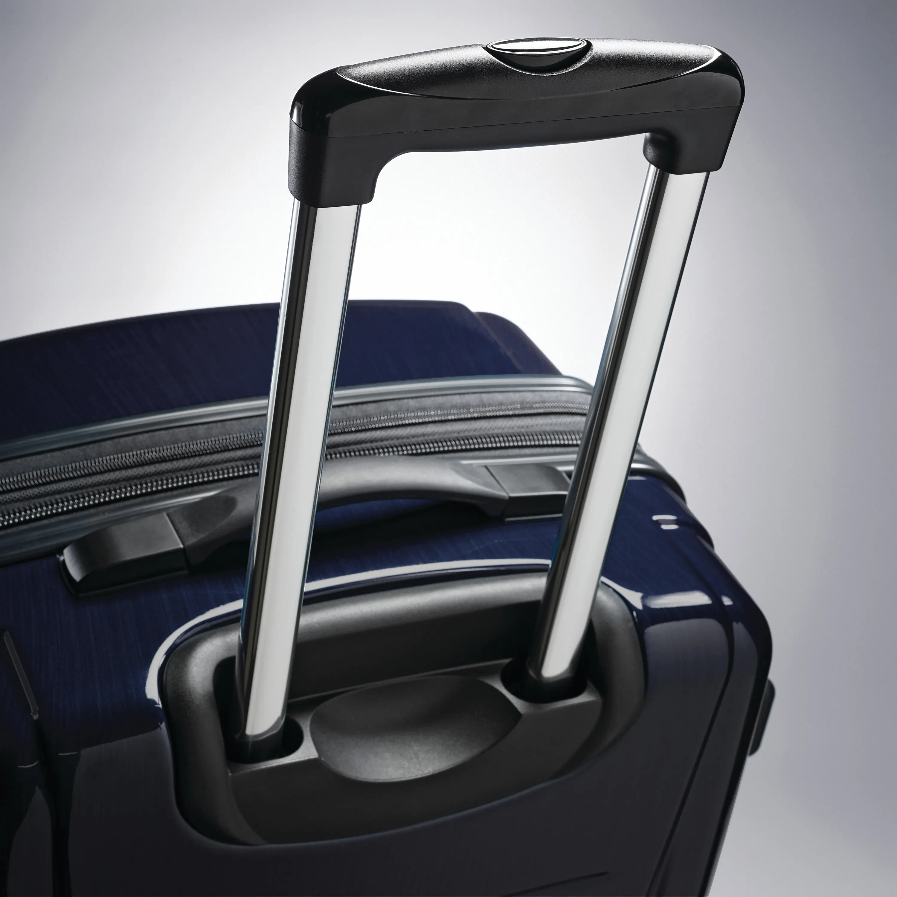 Samsonite Winfield 2 24" 4-Wheel Medium Luggage Bags Samsonite