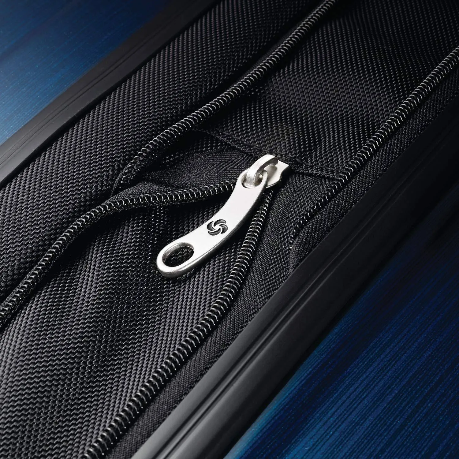 Samsonite Winfield 2 24" 4-Wheel Medium Luggage Bags Samsonite