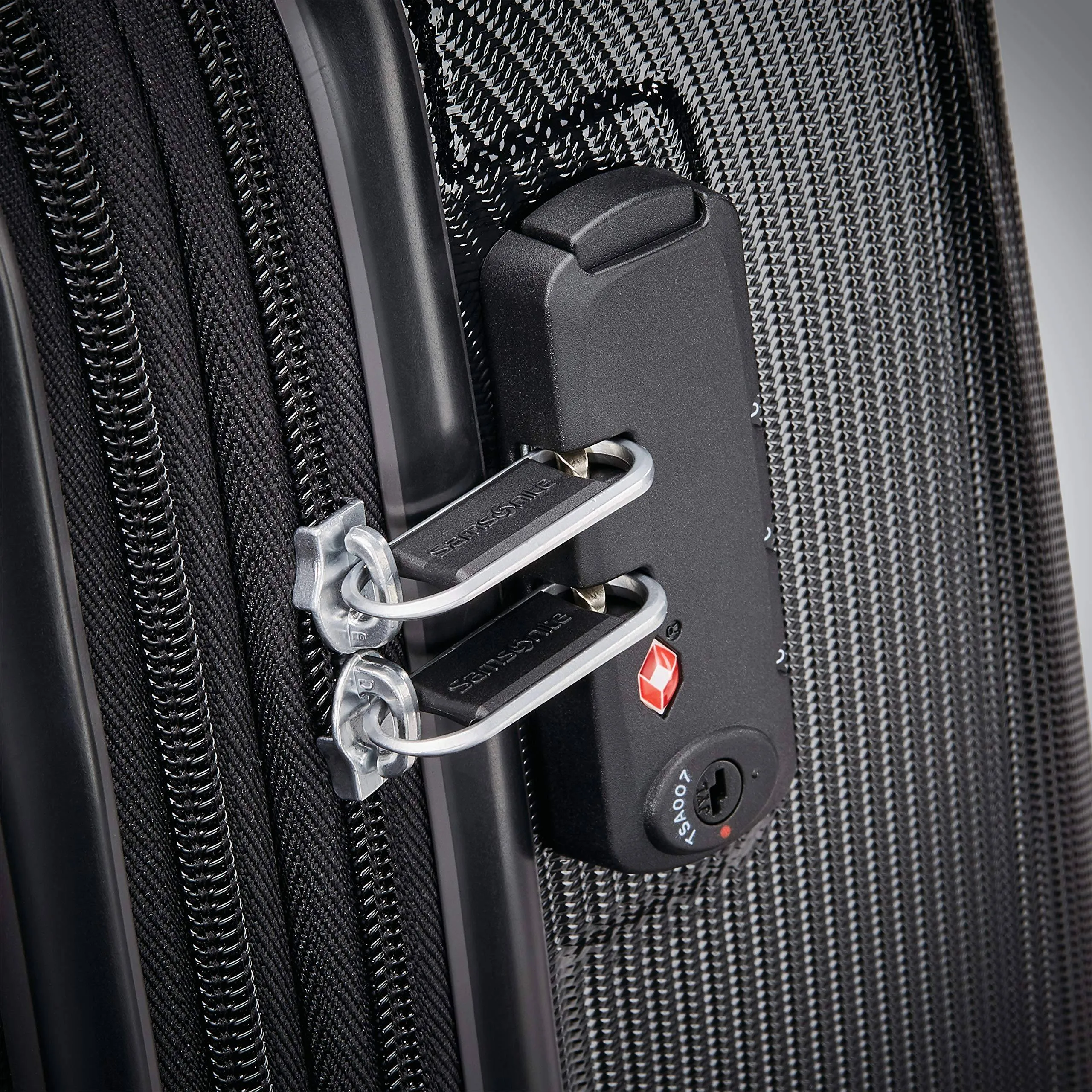 Samsonite Winfield 3 DLX Carry-On 20-Inch 4-Wheel Carry-On Luggage Bags Samsonite