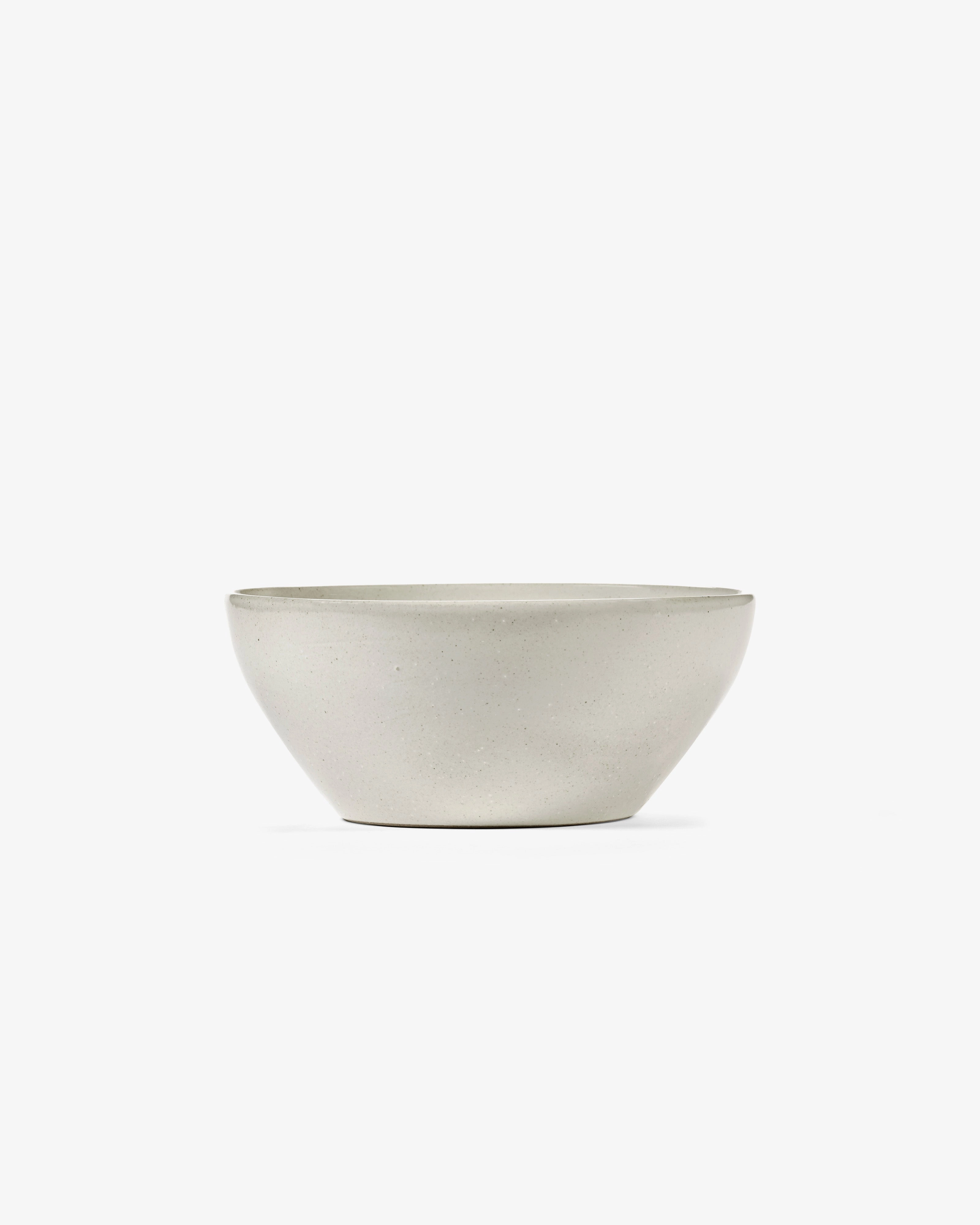 Serving bowl off-white Out of lines