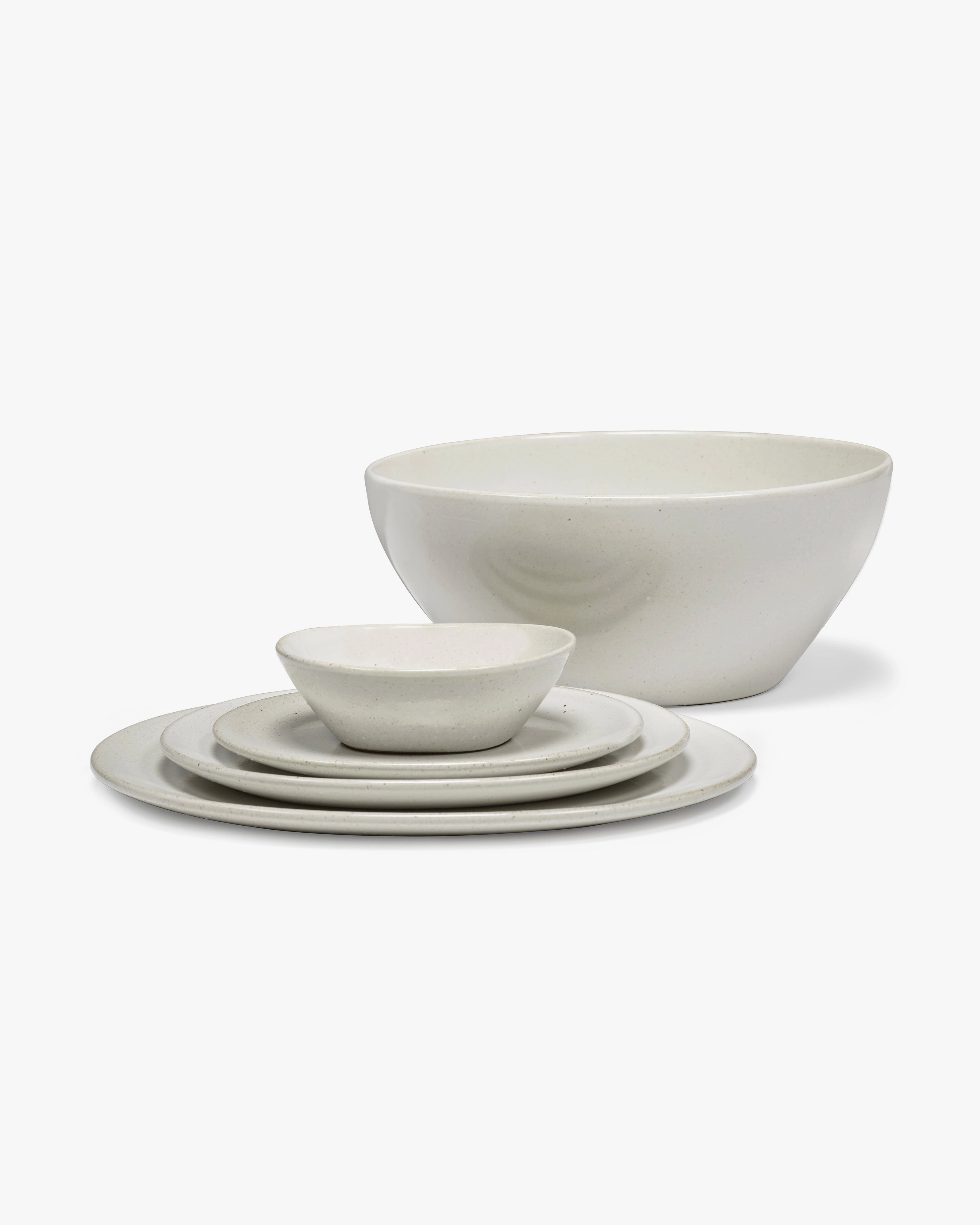 Serving bowl off-white Out of lines