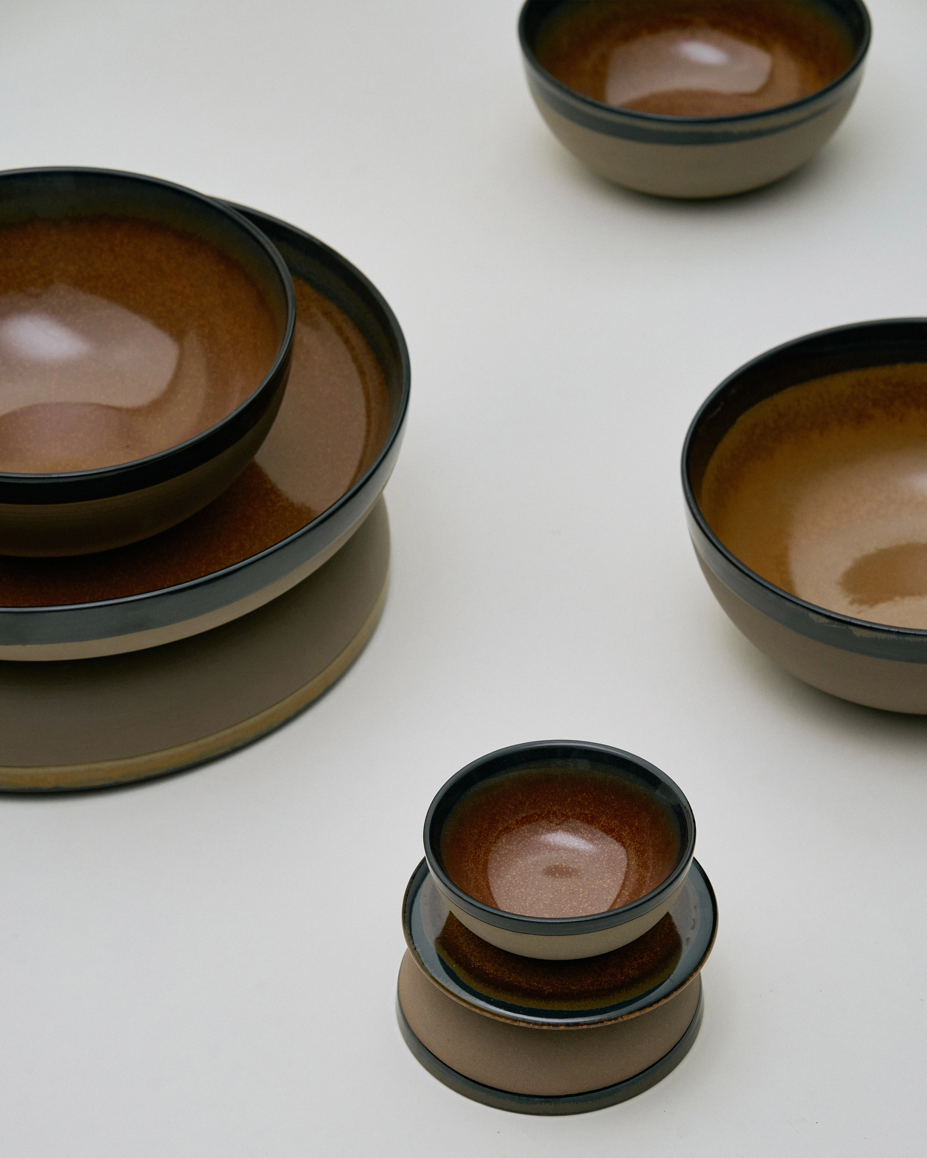 Serving plate rusty brown Surface