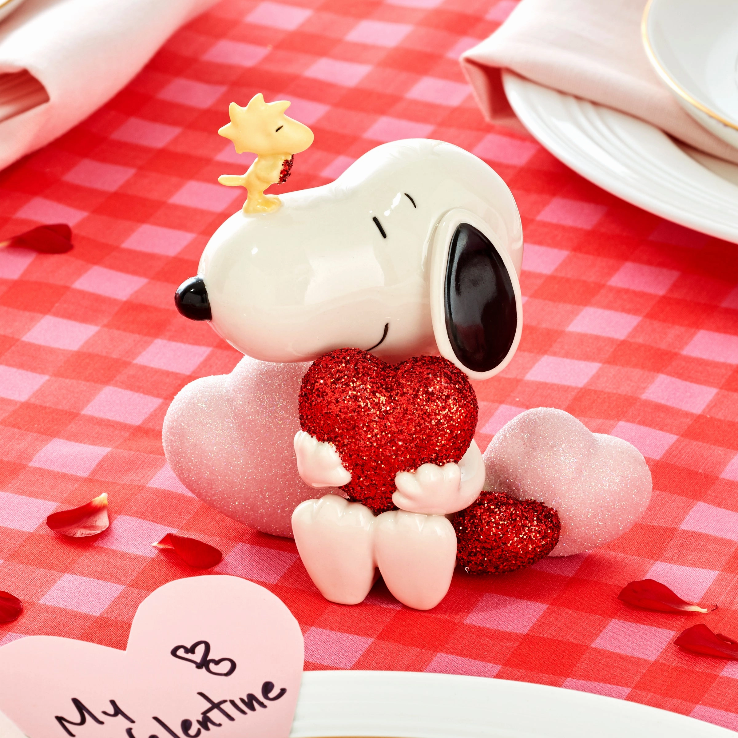 Snoopy Love Figurine