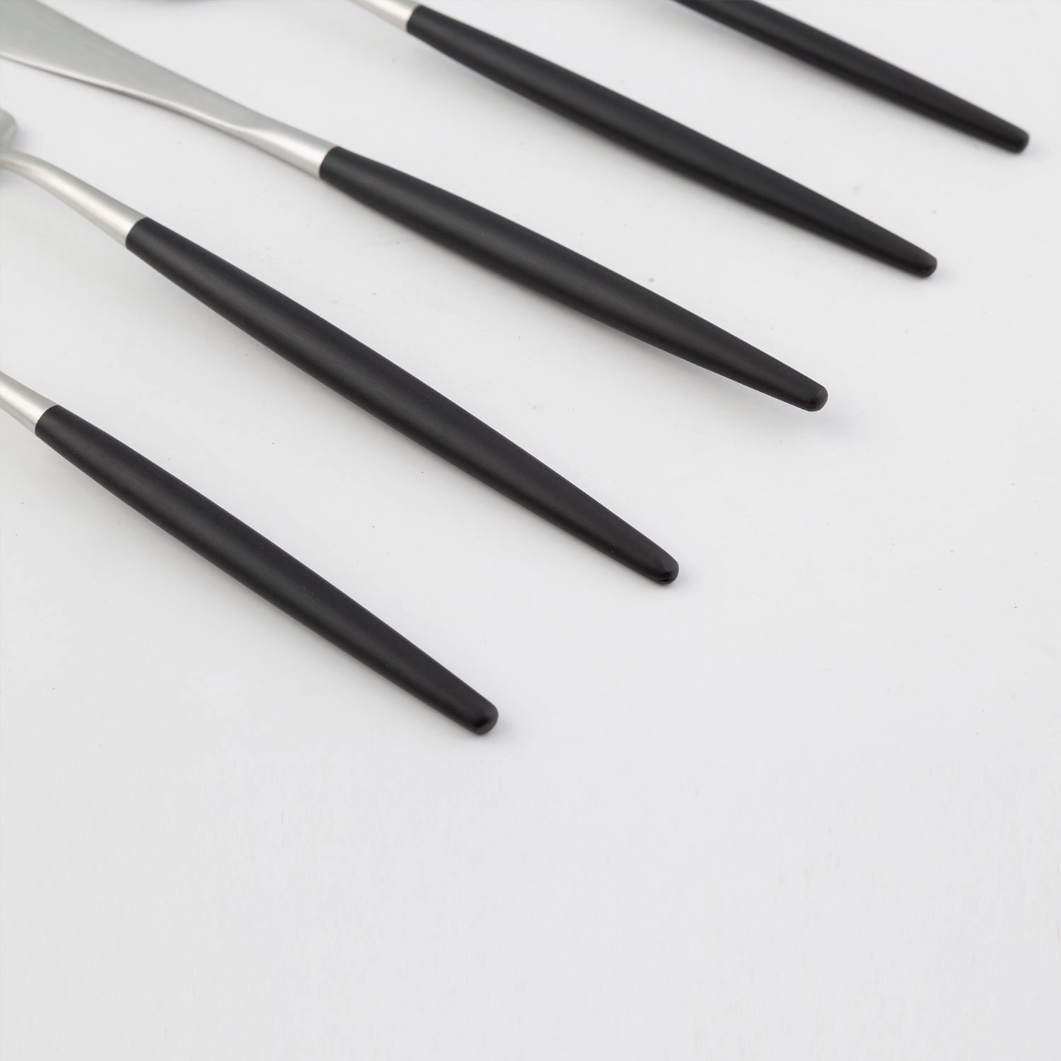 Sojourn Black Satin Pom 20 Piece Flatware Set