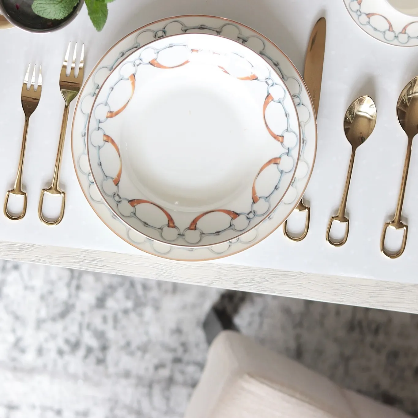 Stirrup 5 Piece Gold Flatware Set