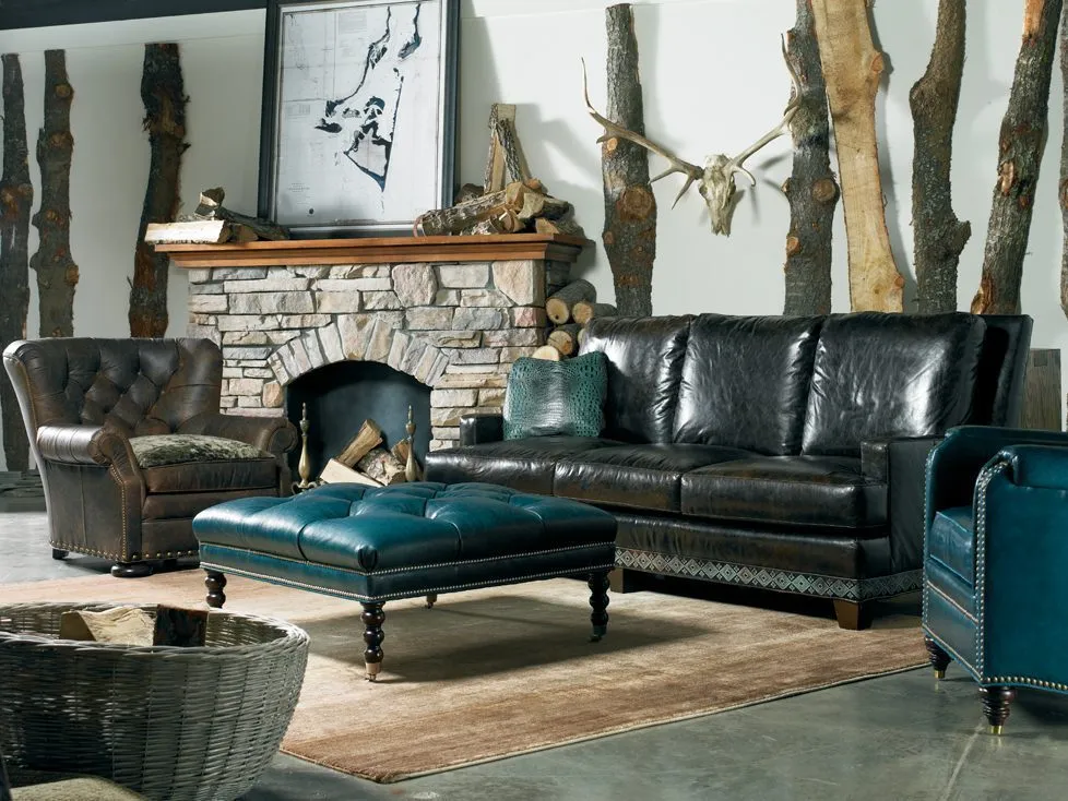 Suela Classic Leather Sofa