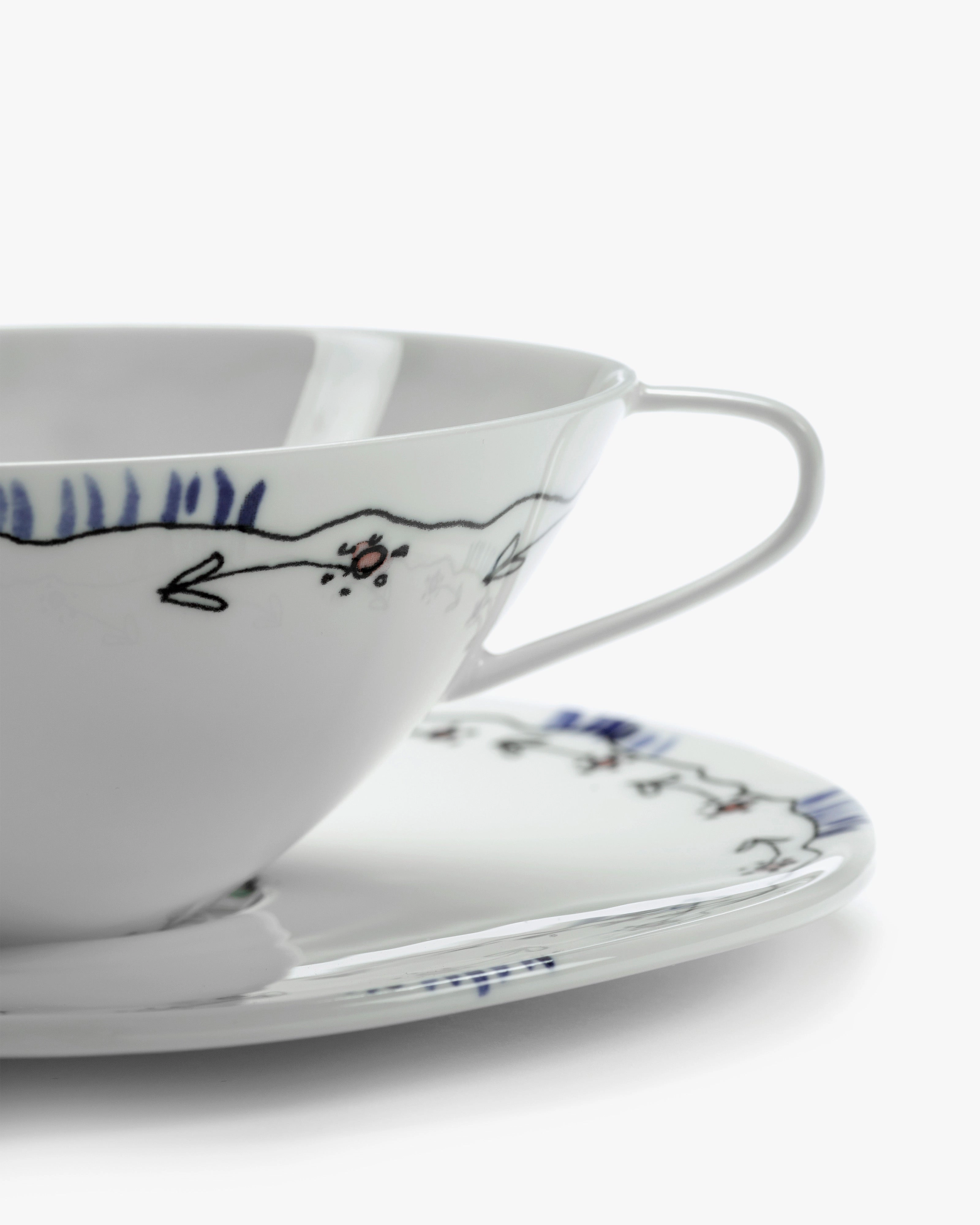 Tea cup with saucer Anemone milk Midnight Flowers