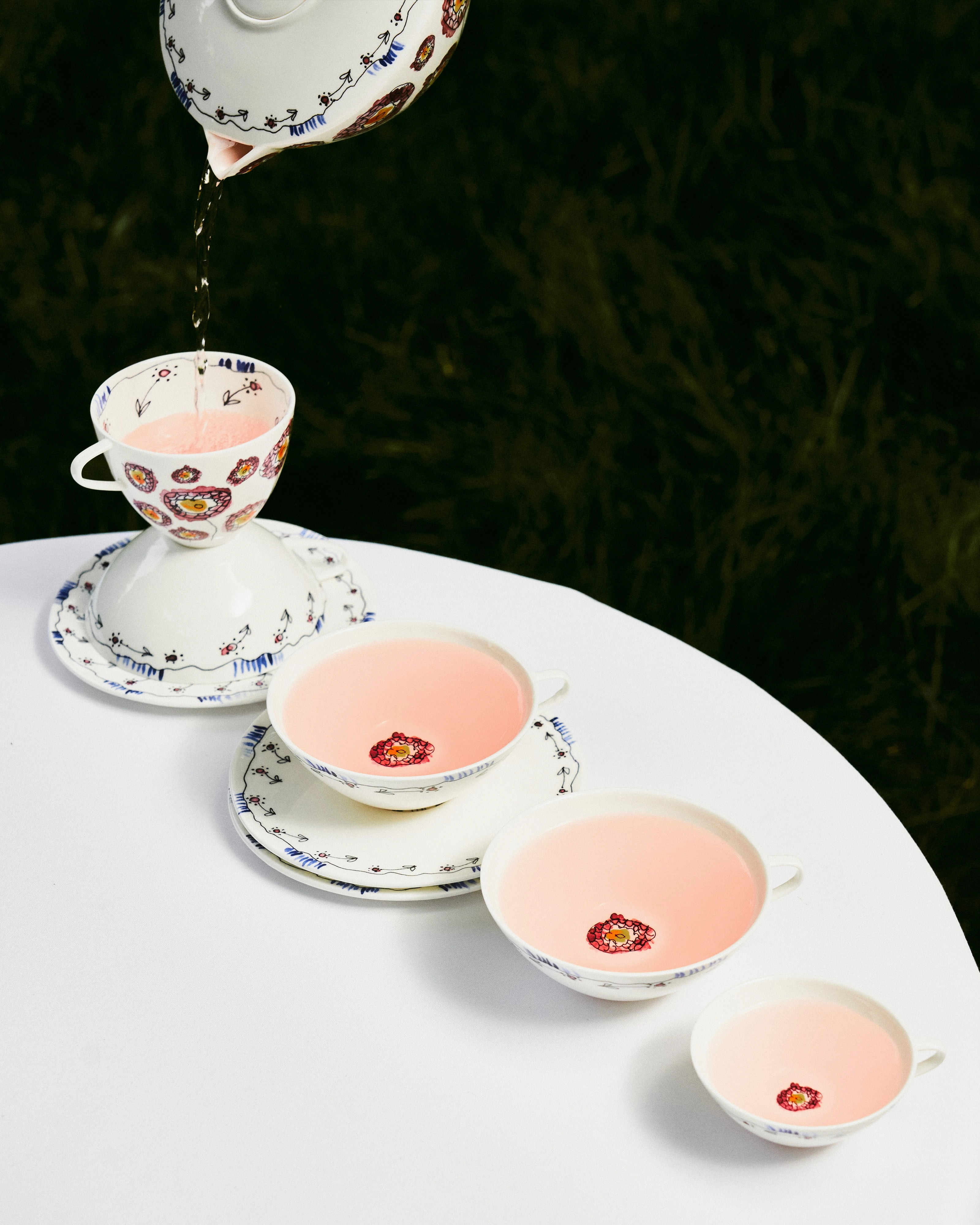 Tea cup with saucer Anemone milk Midnight Flowers