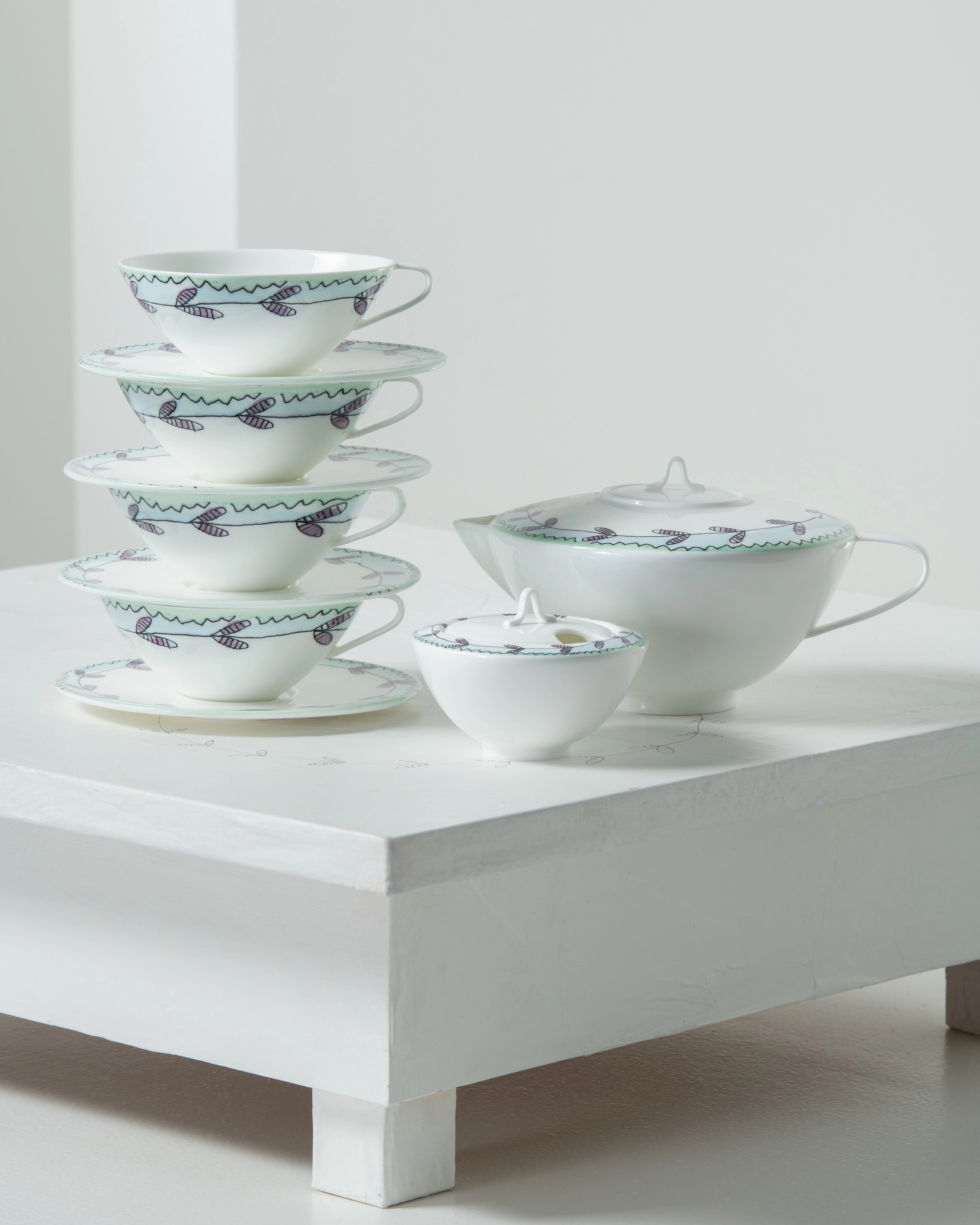 Tea Set 6 pieces blossom milk midnight flowers