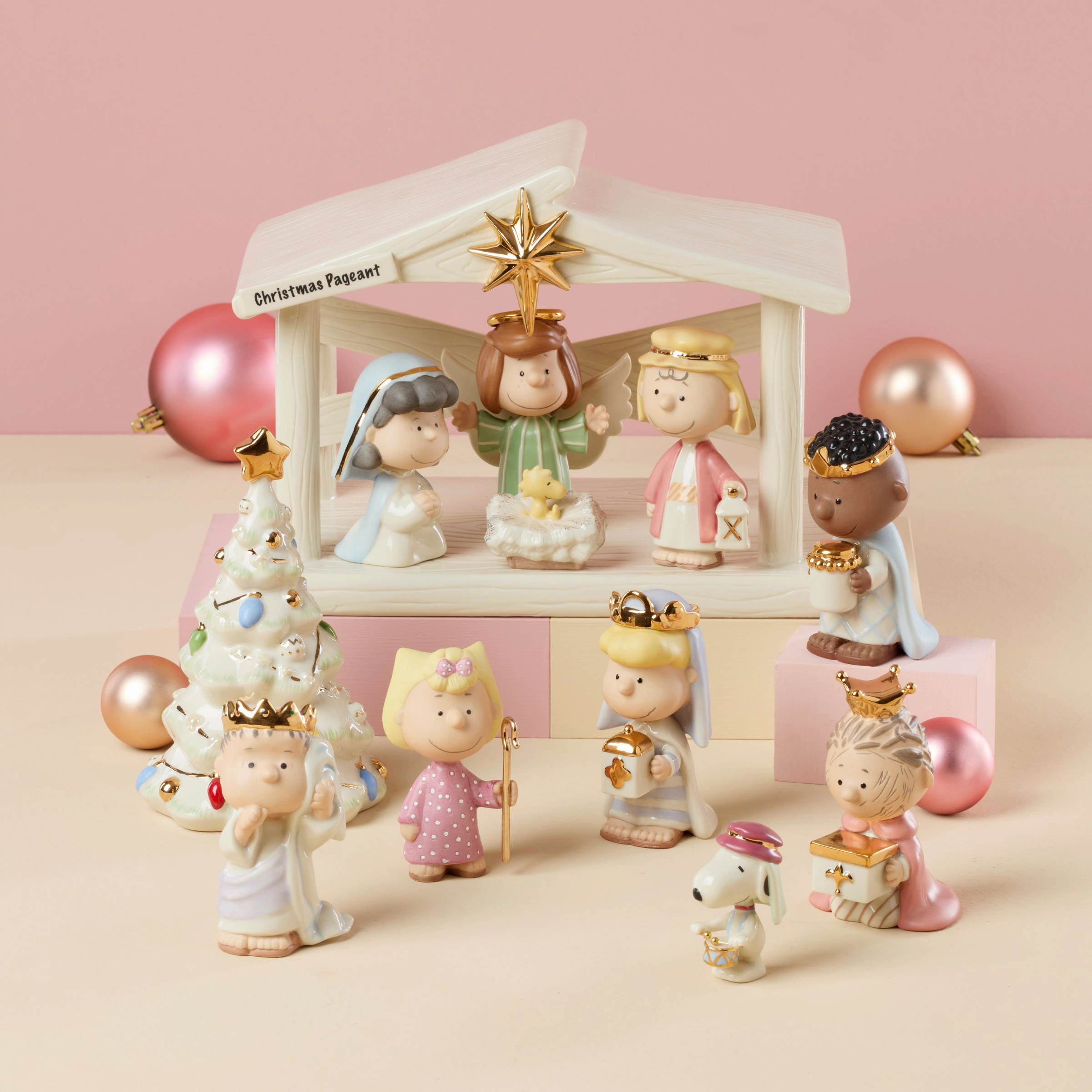The Peanuts Christmas Pageant 12-Piece Figurine Set
