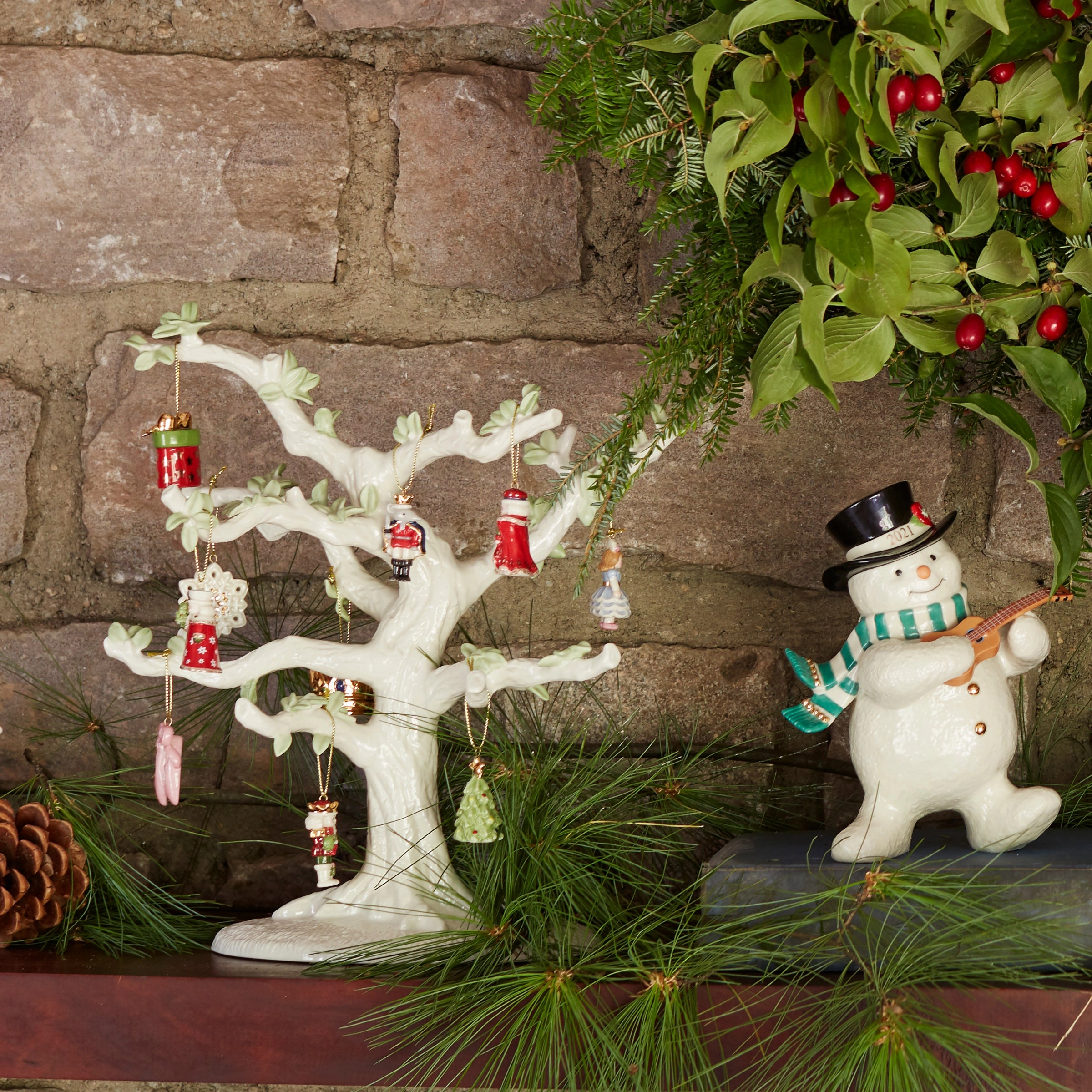 Twelve Days Of Christmas 13-Piece Ornament & Tree Set