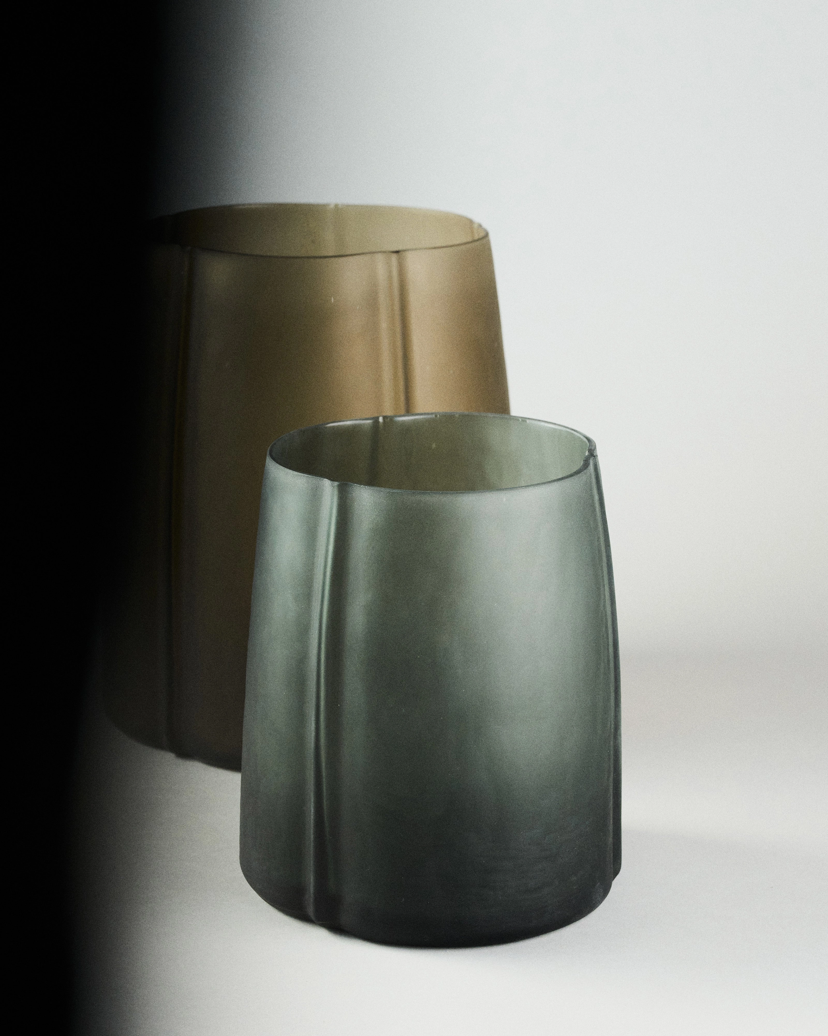 Vase 01 dark gray Shapes