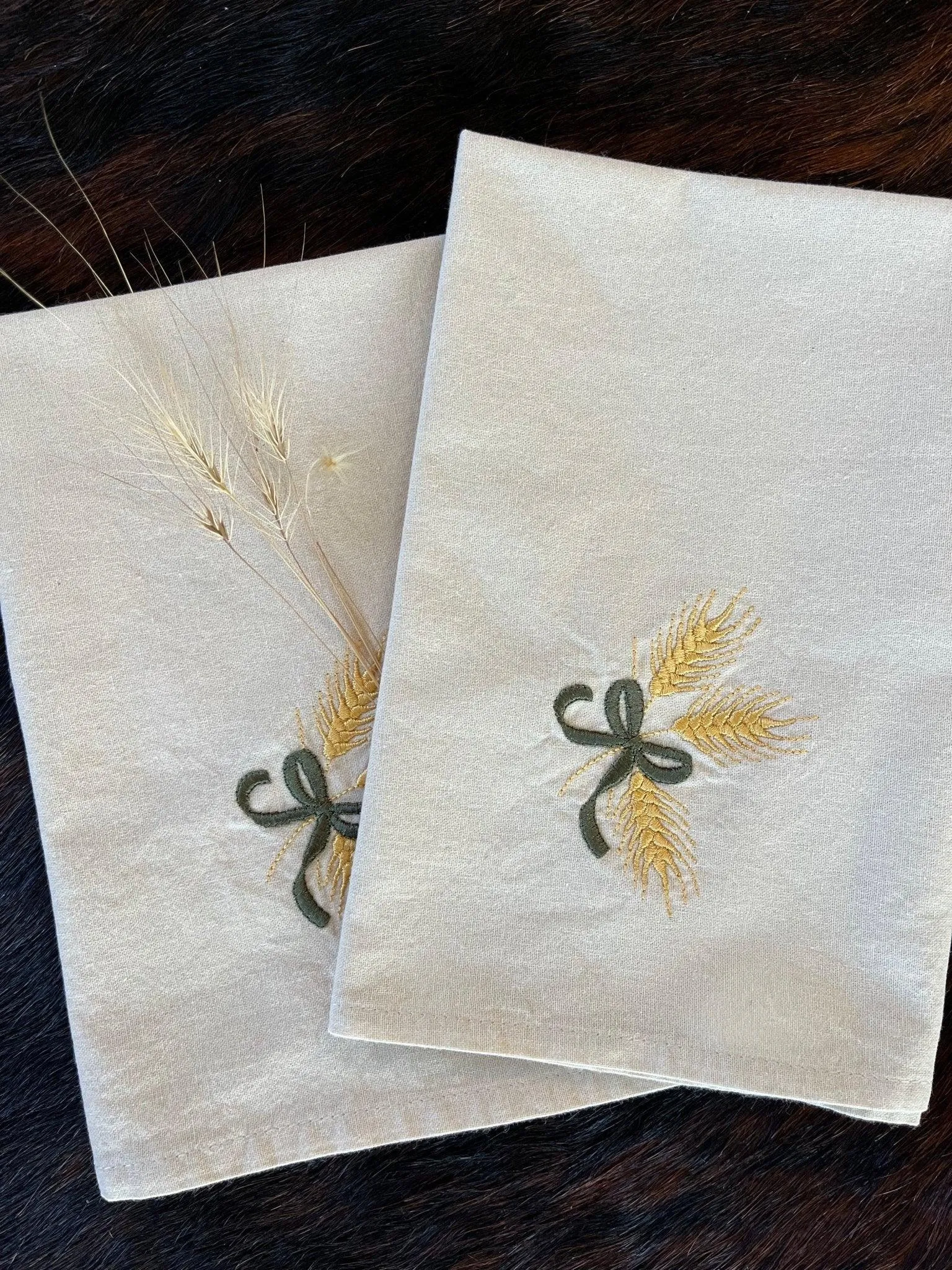 Wheat Stock Embroidered Cloth Napkin Set blender, kitchen appliance