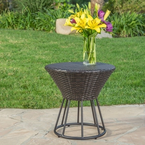 Wicker Outdoor Accent Table - NH095992 patio chairs, outdoor seating